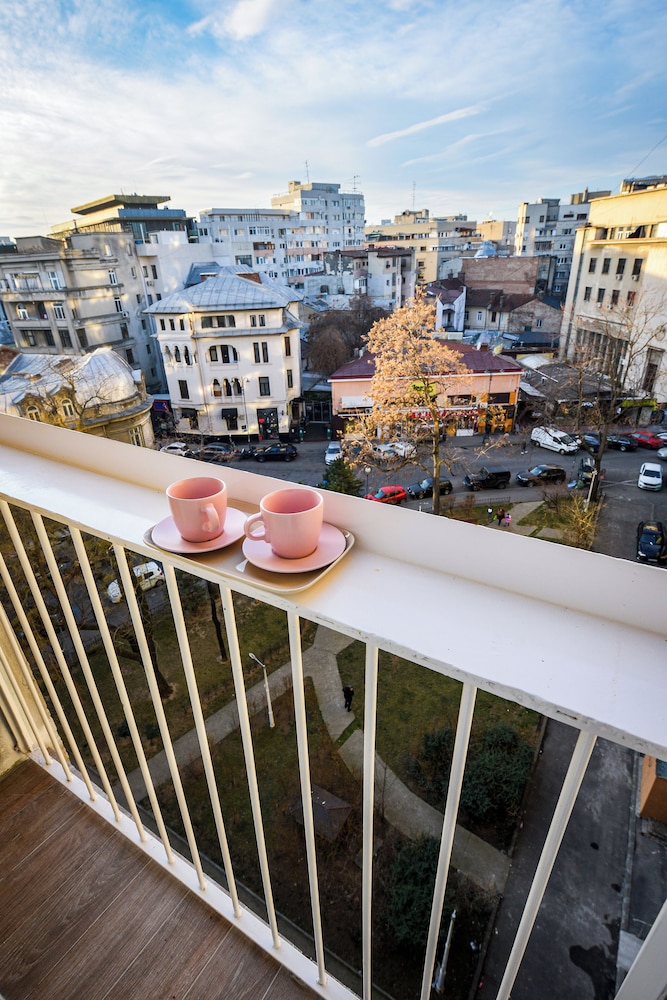 Wabi Sabi - One Bedroom - Romana Square