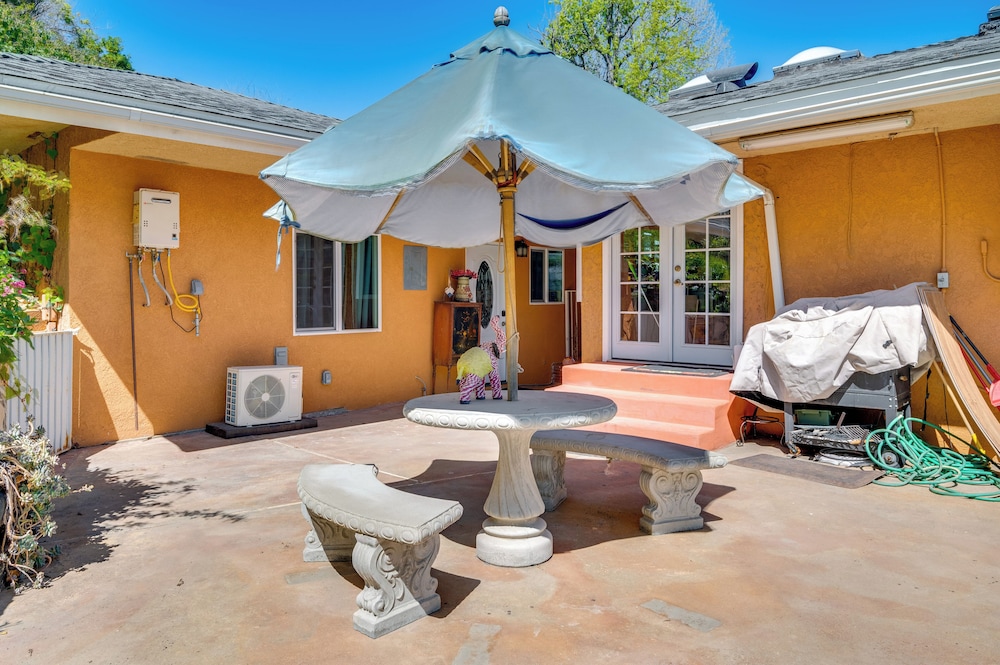 Relax Near the Sea: Rancho Palos Verdes Cottage