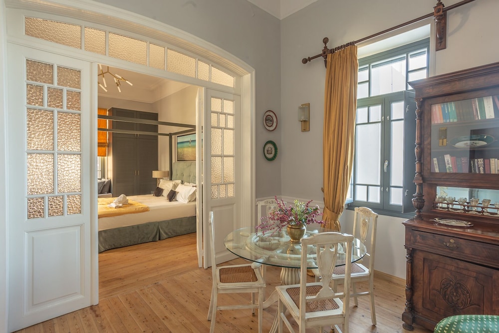 Camara Suites photo 2