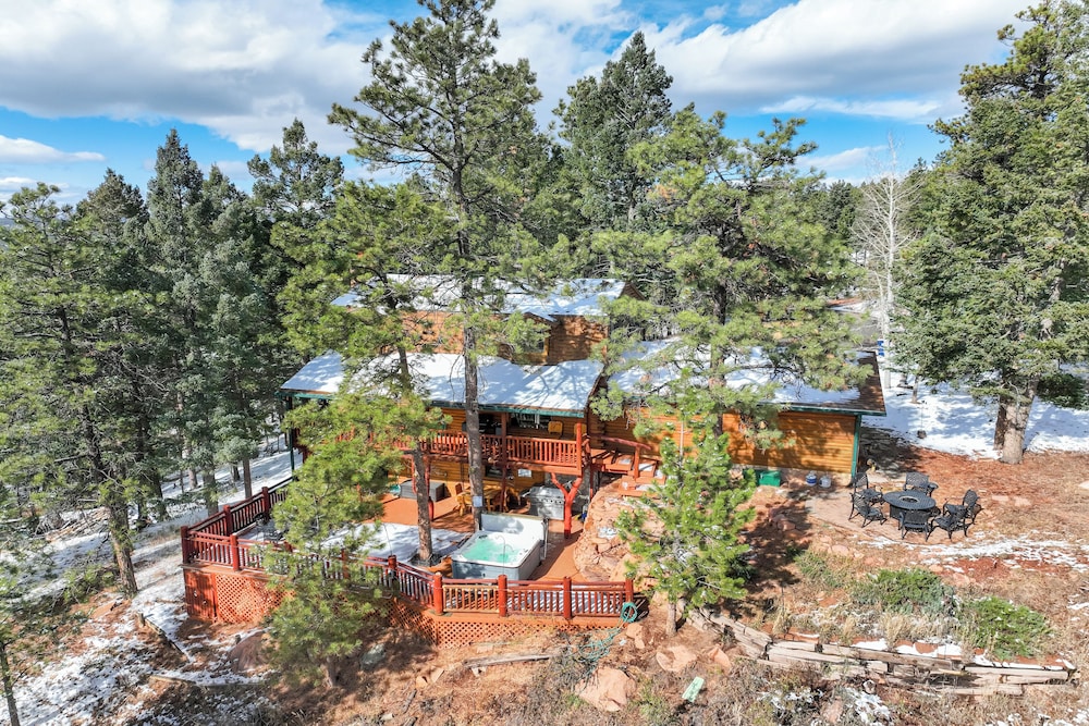 Log Lodge