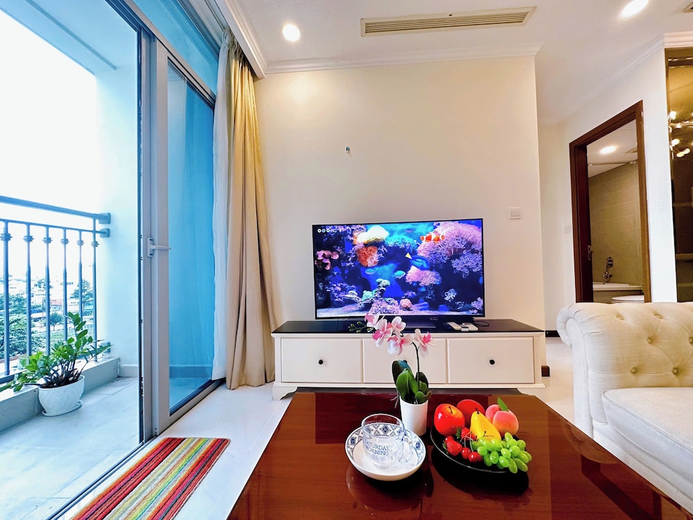 Nice Luxury Apartments Vinhome Central