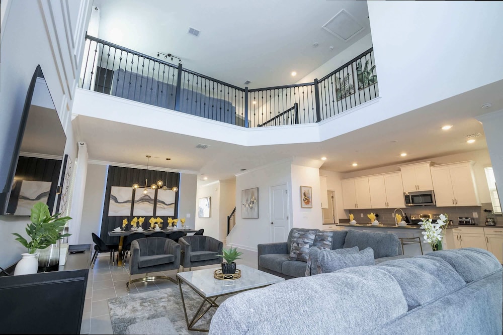 Themed 5Bd Family Villa w Pool Spa Near Disney