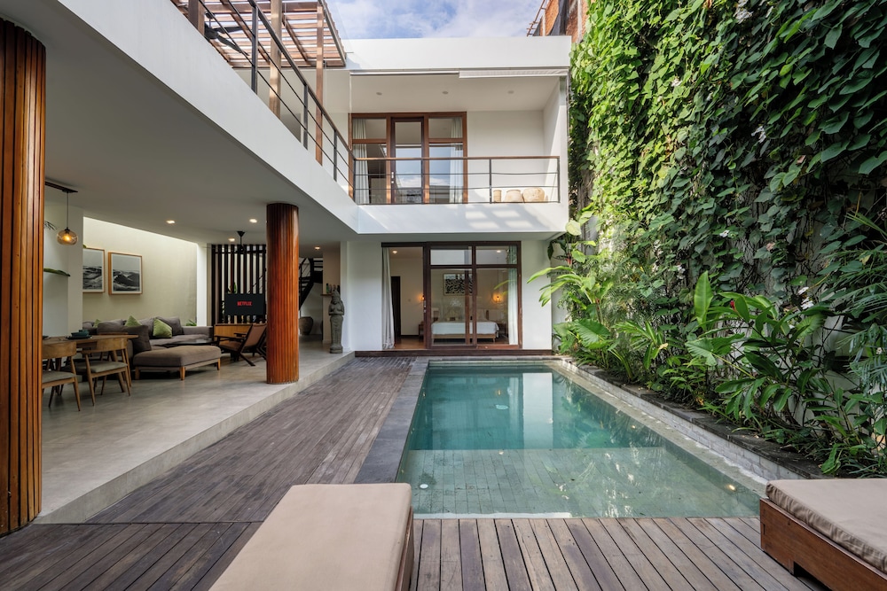 Green Moon Villa by Betterplace