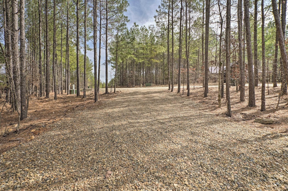 'sutton Ridge' Cabin Rental: Hot Tub & Swing Set! view 2