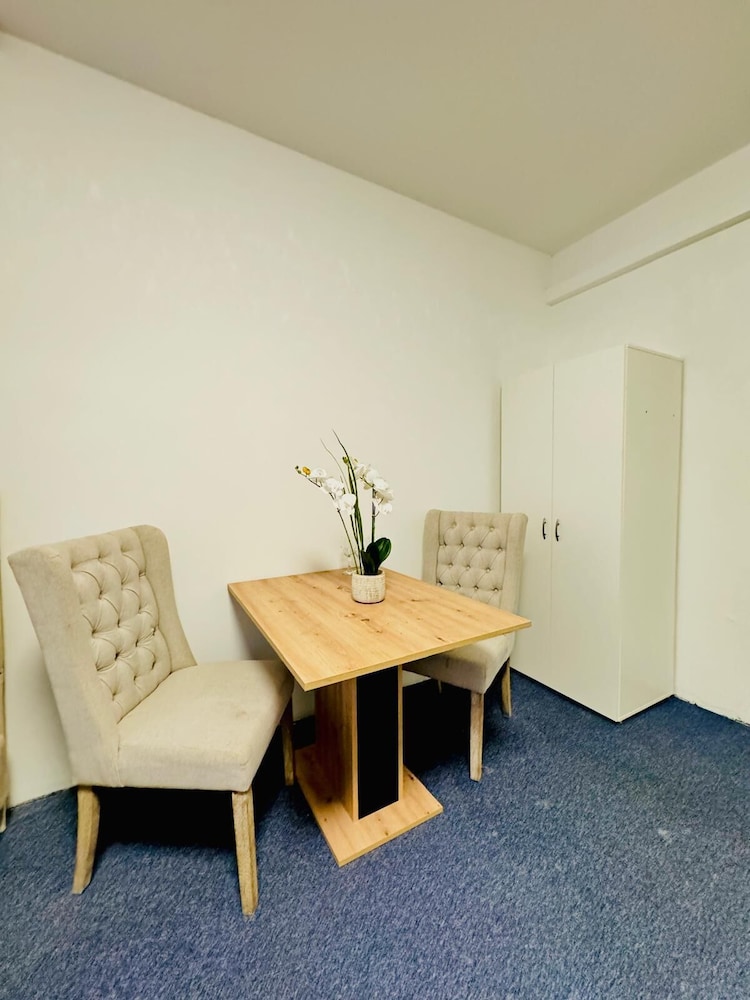 Luxury 7 Bedroom Apartment Sleeps 16