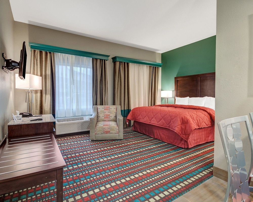 Hobbs Vacations - MainStay Suites - Property Image 12