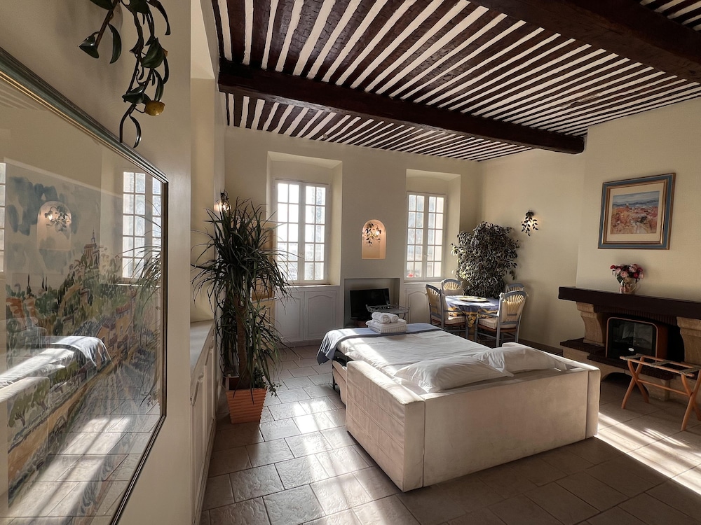 Very Charming Studio Apartment on Port in Cannes a Short Walk to Palais With Aircon and Internet - 411