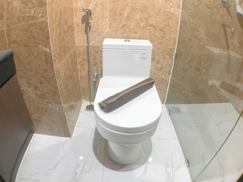 Pleasant And Calm 2Br At Grand Sungkono Lagoon Apartment