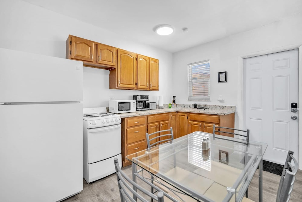 Beach Escape Corner Apartment