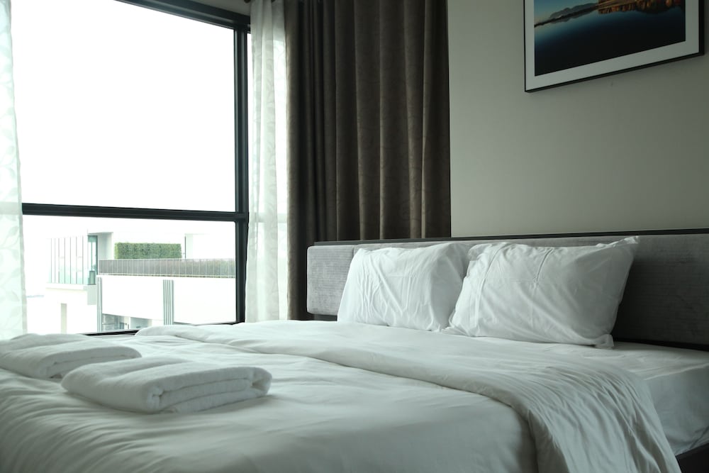 Pattaya Central Sea View Pool Suite