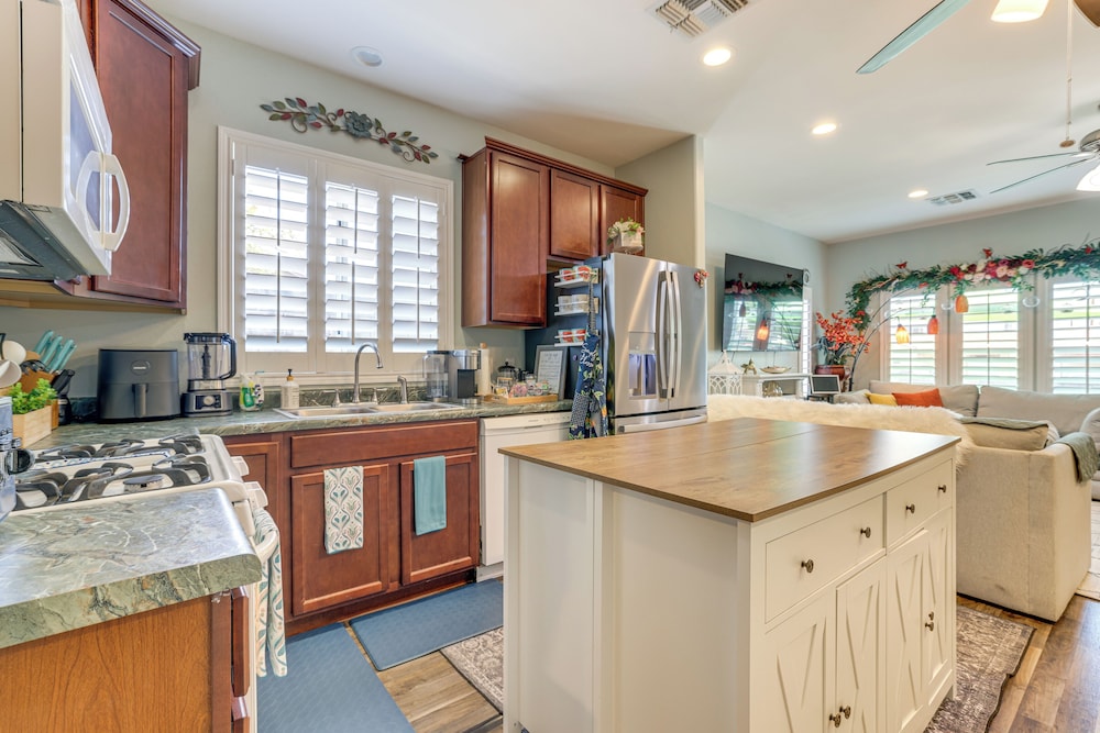 6 Mi to Dtwn Tempe: Pet-friendly Retreat w/ Yard!, photo 16