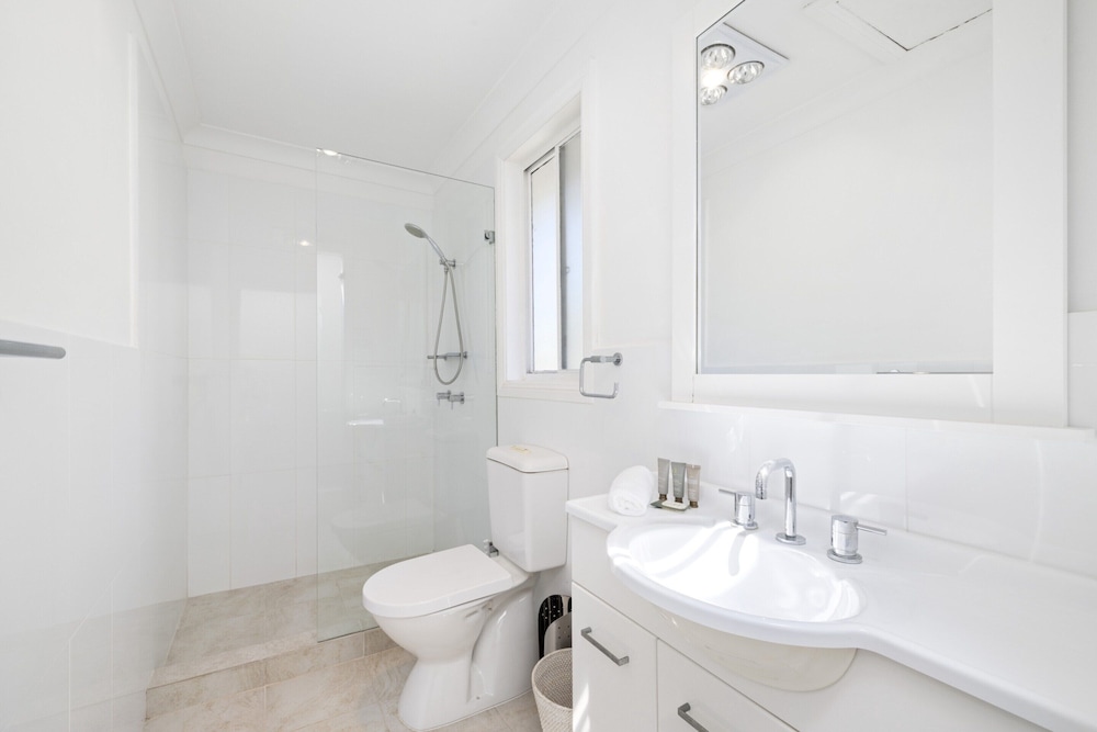Spacious 4-bed Home Near Avalon Beach