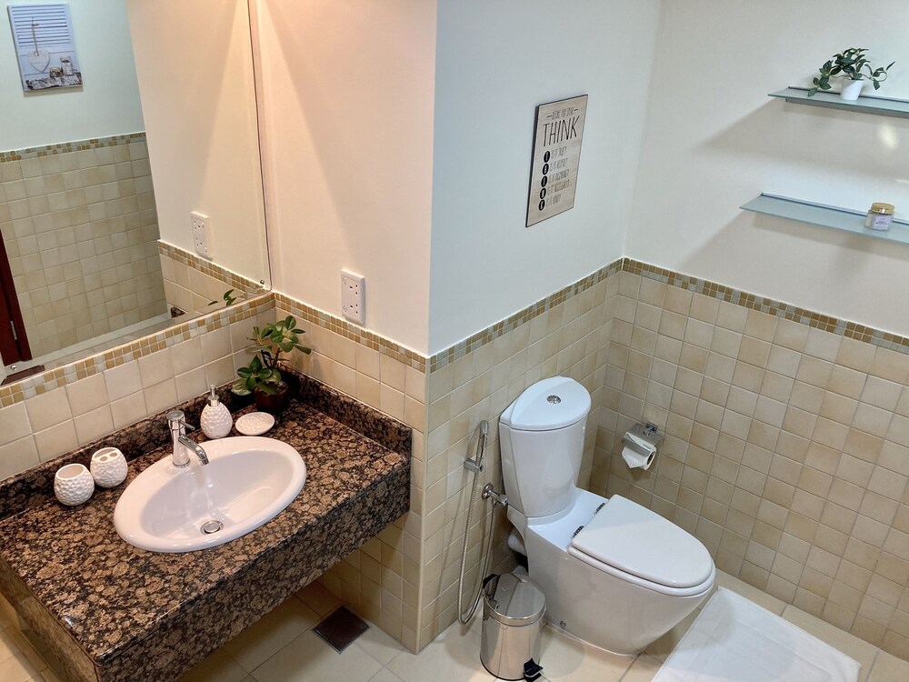 Whitesage - Elegant Interior With Incredible Sea and City View