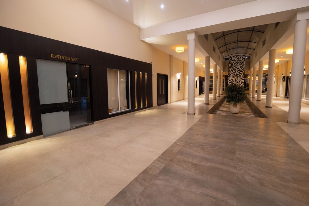 D'WAYFARER INN Resort