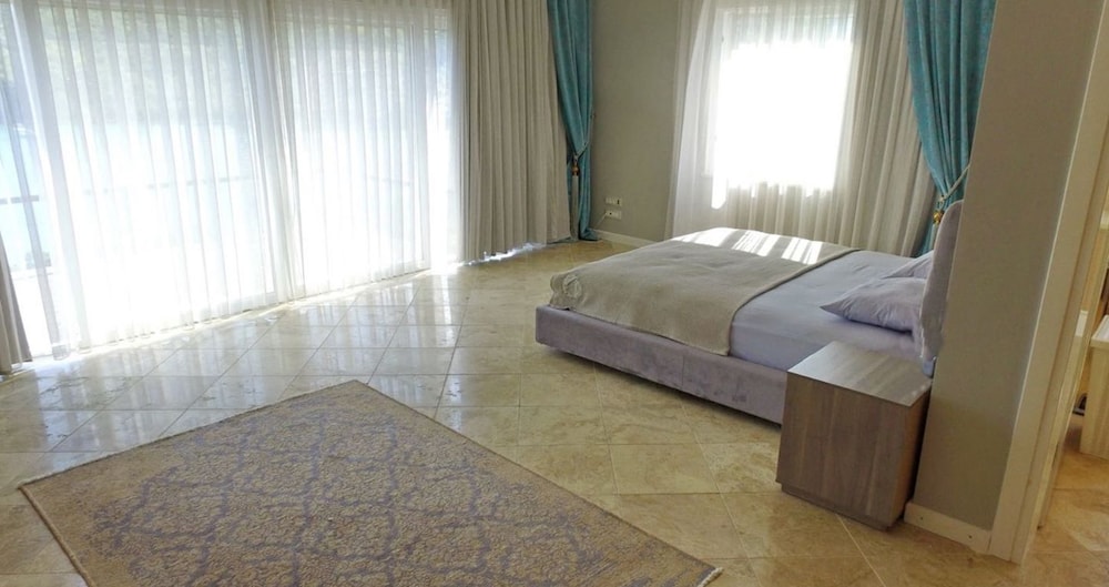 Vhillas Private Luxury Villa Leo view 2