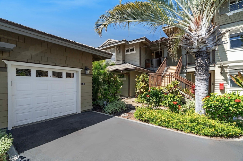Direct Ocean Front - AC - Concierge Included - Ocean Viewing Lanai & Near Shops! -vrkcv