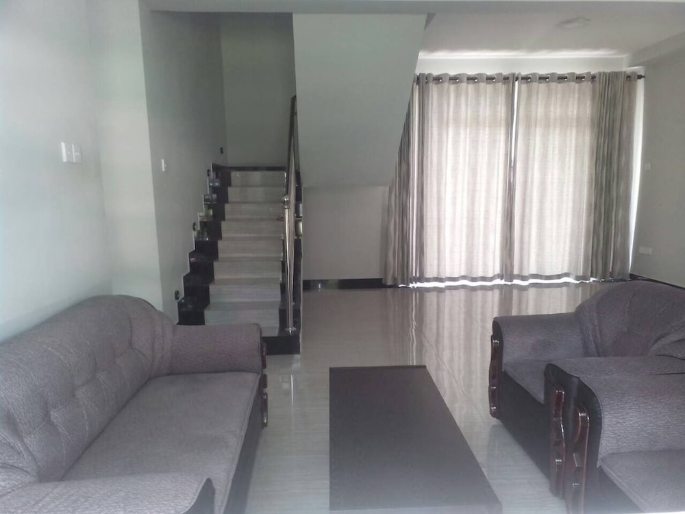 Lanka Lands Holiday Home