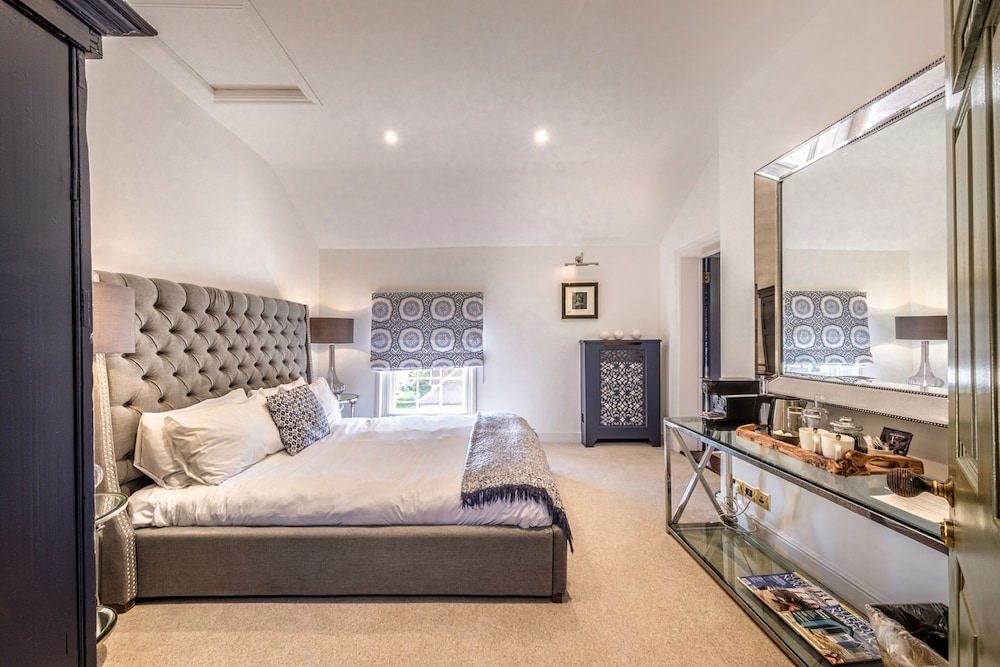 The Black Lion, Long Melford view 5