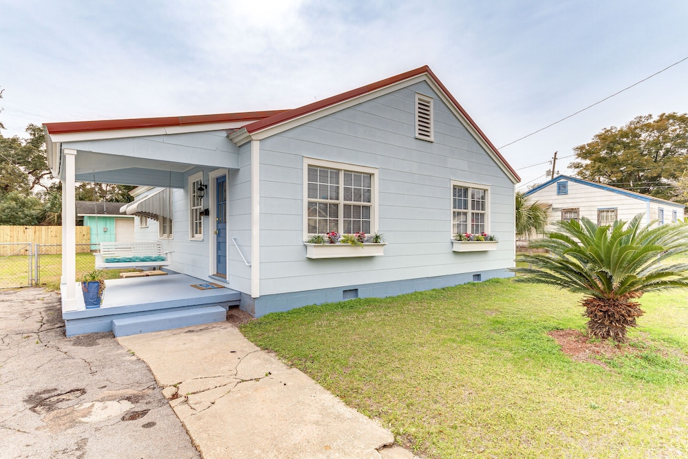 Charming Coastal Pensacola Home 1 Mi to Palafox St