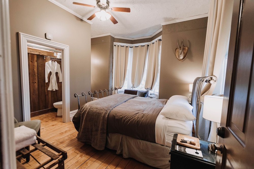 Iron Kettle Bed and Breakfast