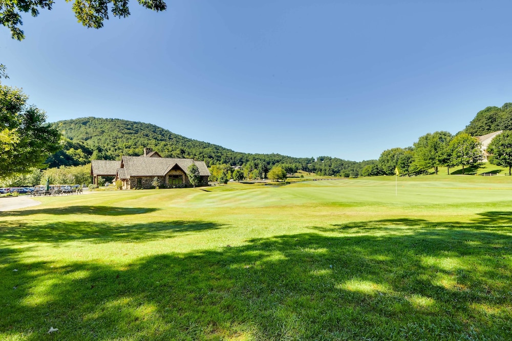 Hike, Golf & Relax: Pet-friendly Apt in Dillard