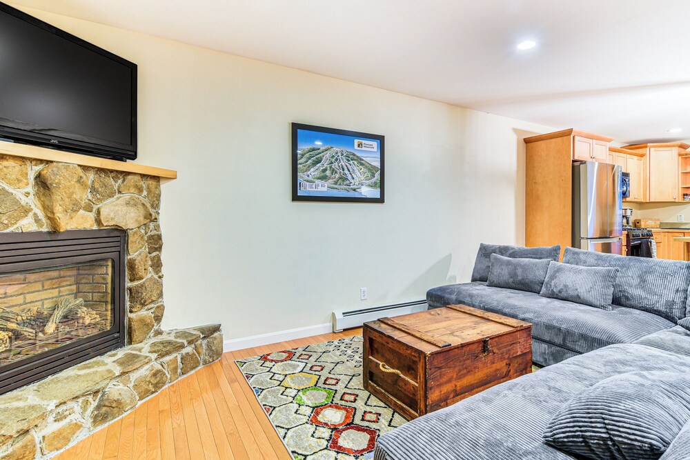 Ski-in/ski-out Condo at Pleasant Mountain!