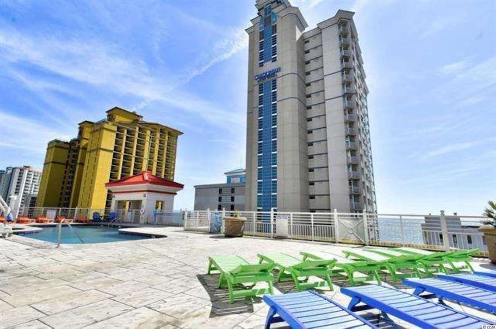 Cozy 2BR Beachfront Condo