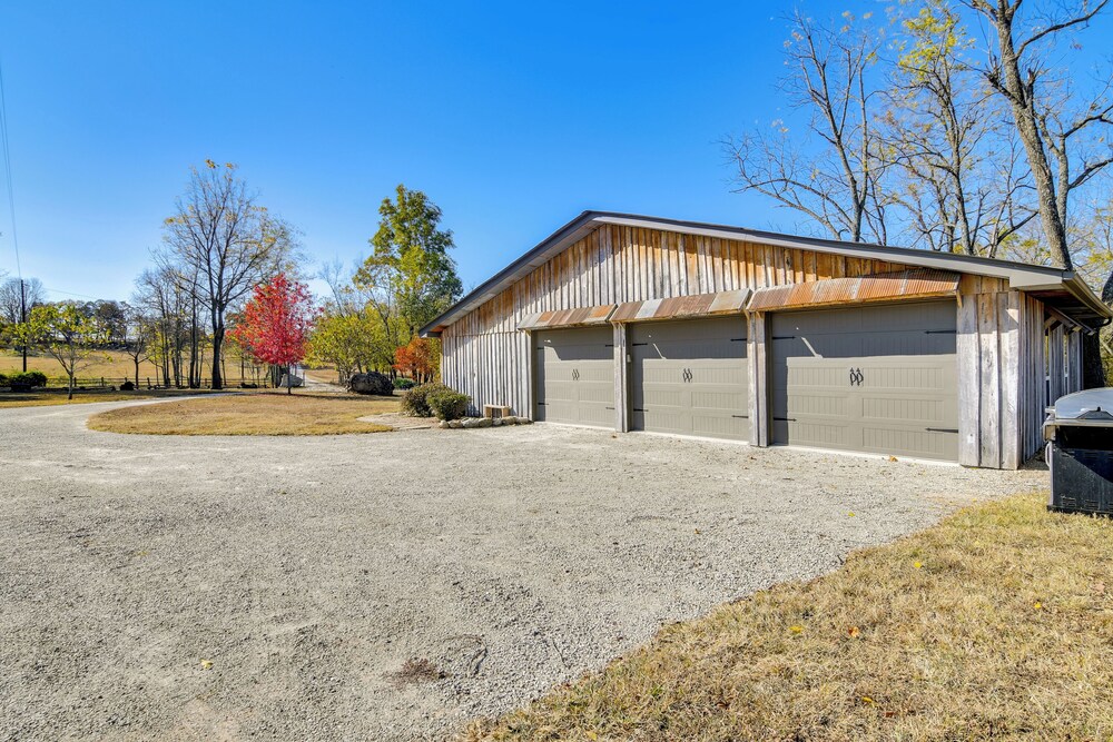 1/2-mi to Lake: Cabin on 43 Acres in Shell Knob!