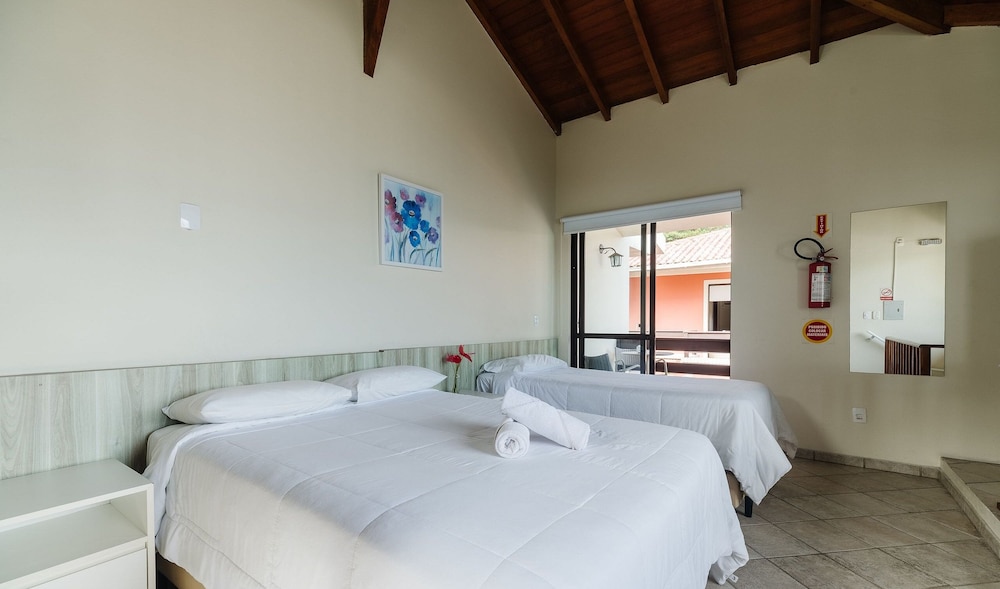 JOFs Apartamentos c Piscina e Vista Mar