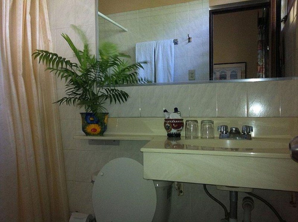 Hotel Iberia - Property Image 1