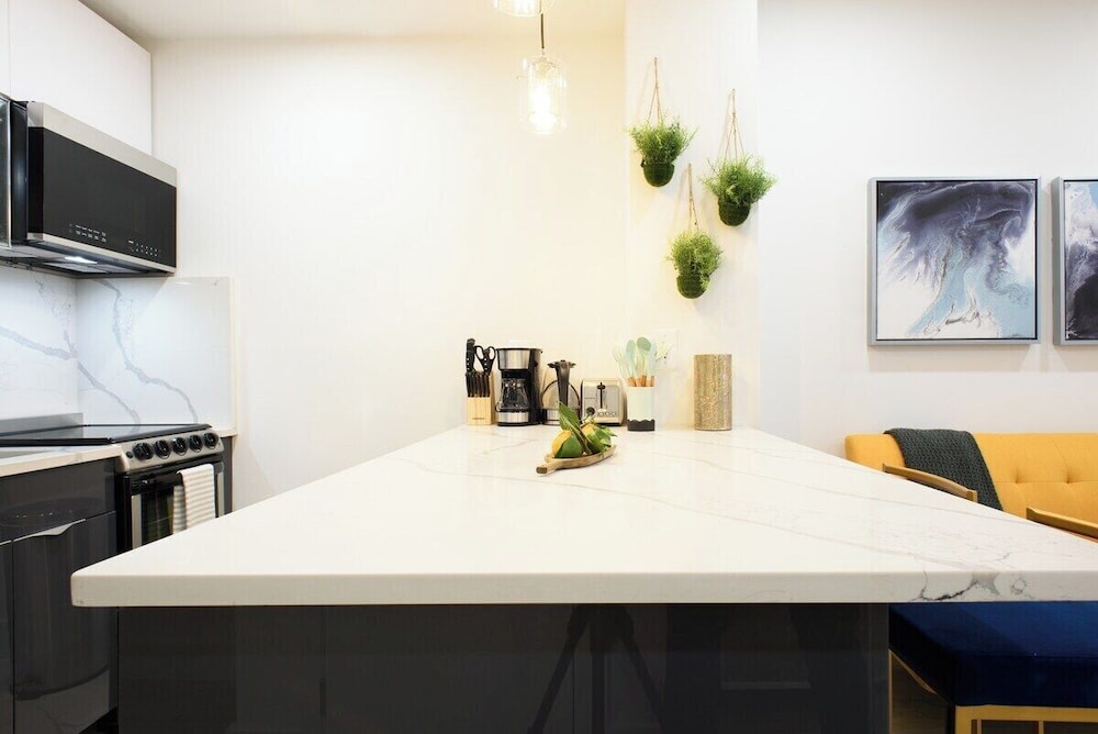 1597 New York Apt