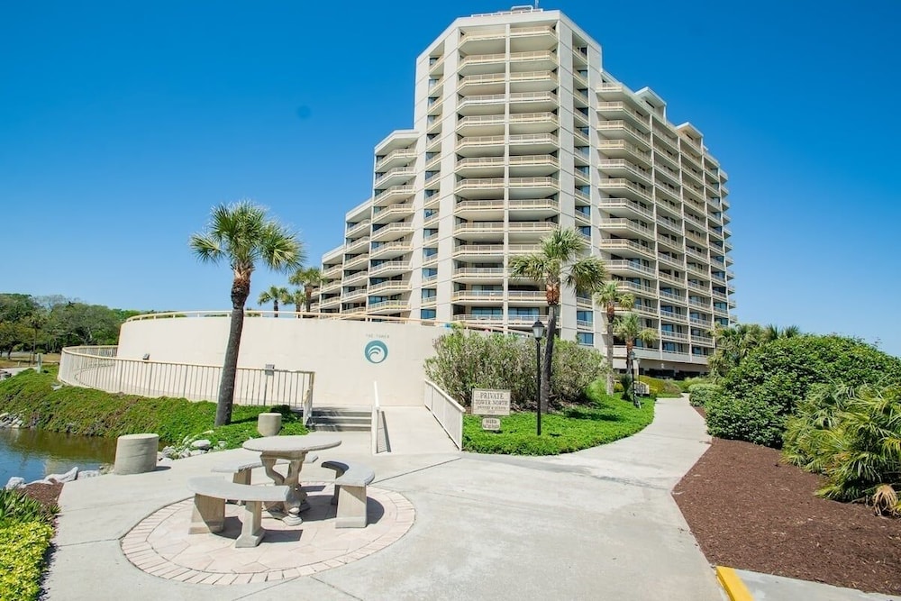 Ocean Creek North Tower F11 2 Bedroom Condo