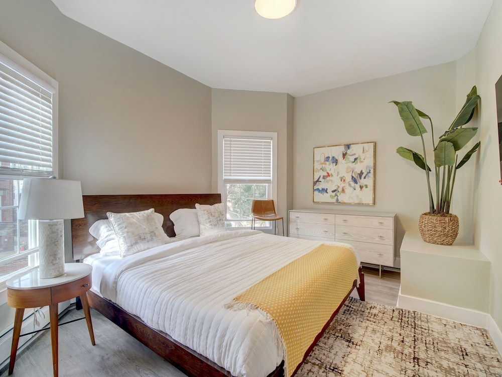 Comfy 3 BR Retreat Mins to NYC - 3 nt min Inquire