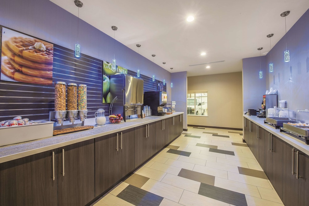 Enid Vacations - La Quinta Inn  Suites by Wyndham Enid - Property Image 7
