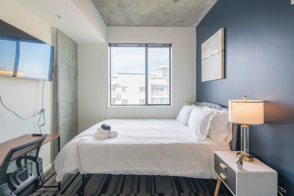 ROVE LIVING/KL - Roosevelt Point