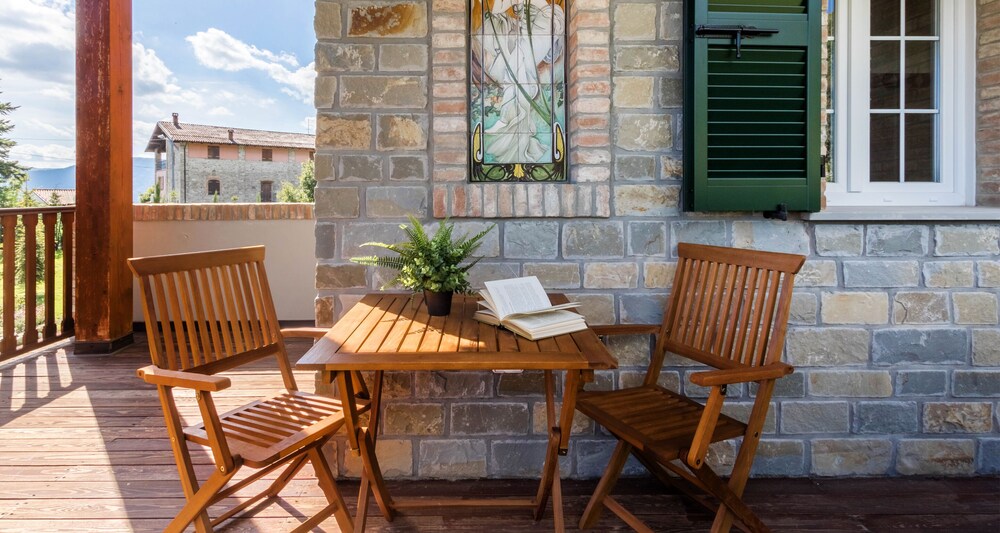 JOIVY MAS Avilo Villa Bobbio view 5