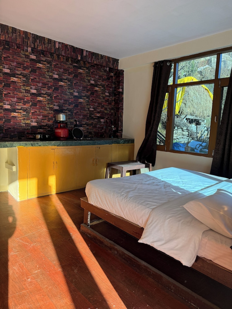 Aura by RA Manali - Mountain View