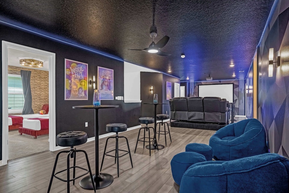 Upstay: Family Retreat w Pool, Cinema & Games Room