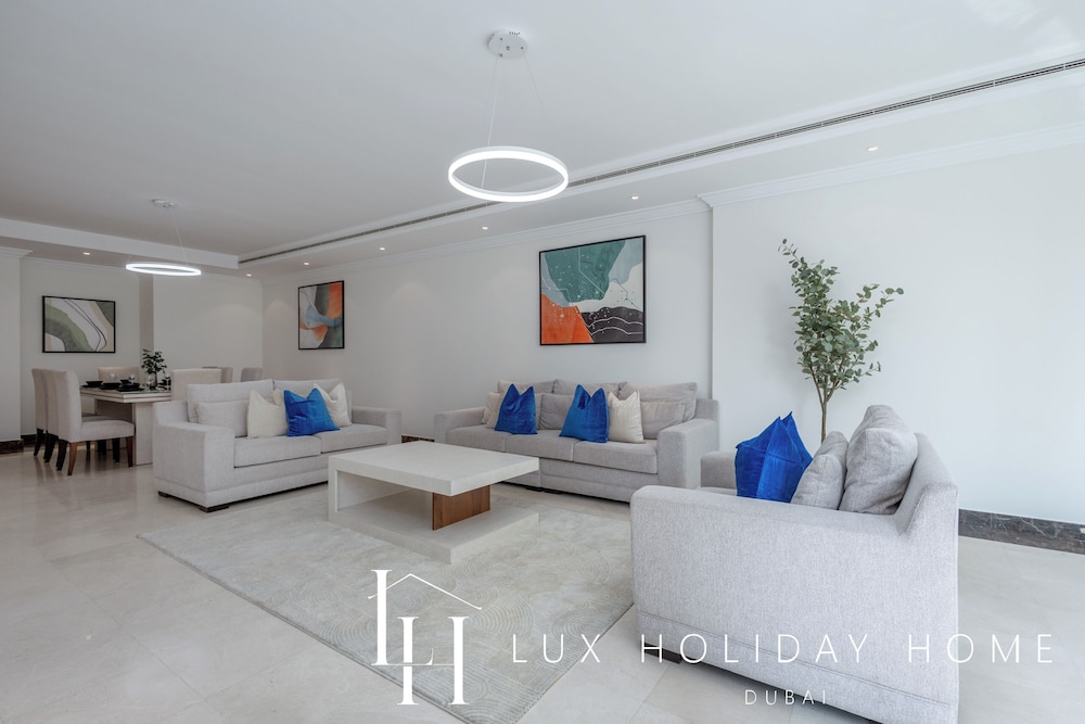 LUX The Al Seef Marina Suite 2