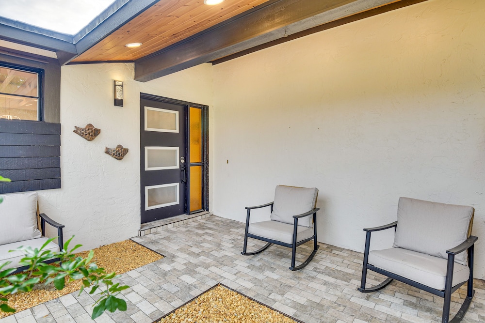 Canal-front Palm Coast Home: Dock & Outdoor Pool!