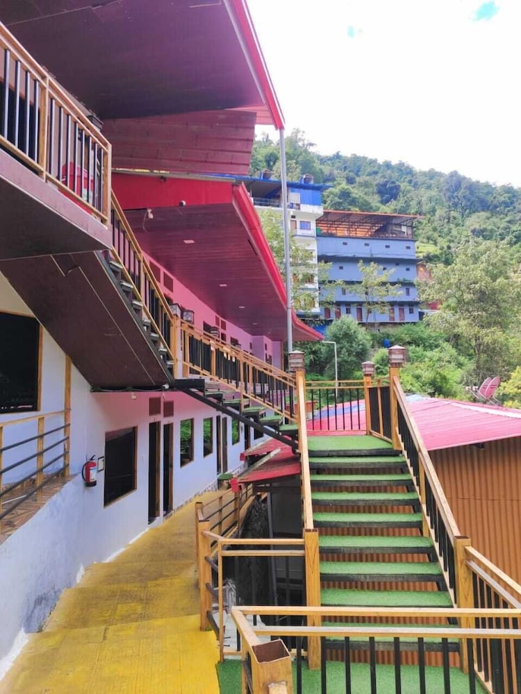 New Mandakini River Resort