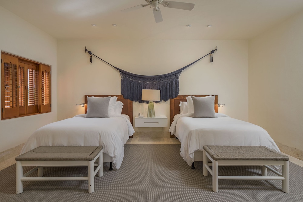 Four Seasons 2038 Teulu Golf Beach Club