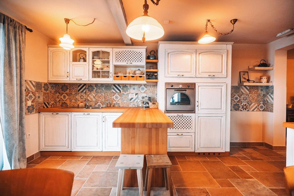 Stuk House