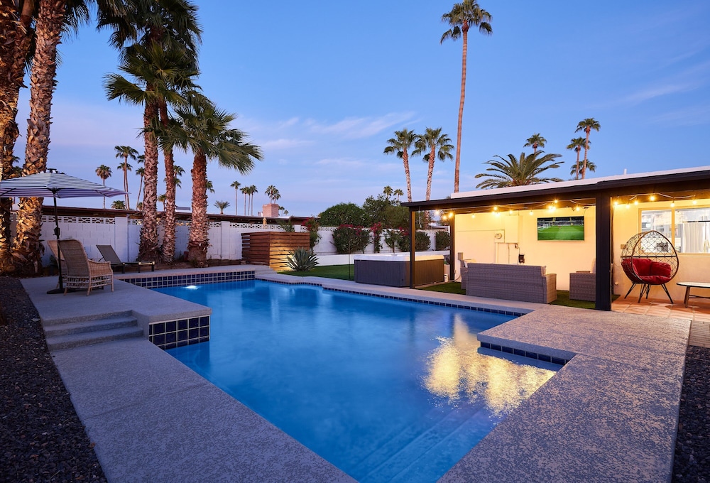 Desert Rose-hot Tub-pool Heat Avail-fire Pit-golf!