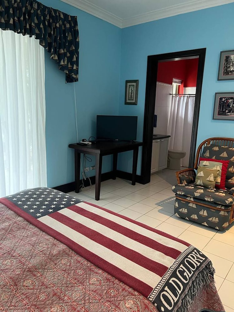 Room in Apartment - Nice Room In Playa Flamingo
