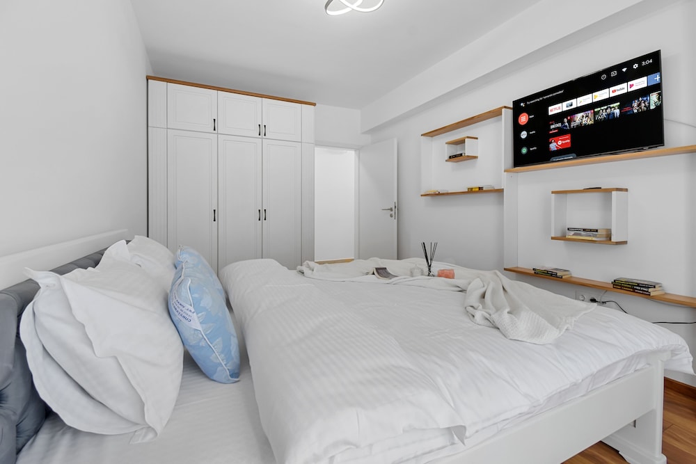 Karina 2BDR Apartment view 5