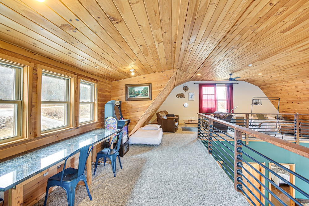 Bethpage Home w/ Private Hot Tub Game Room! - Property Image 31