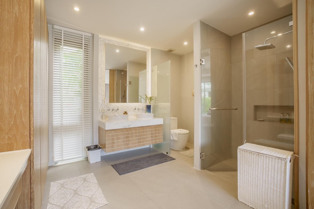 Stylish 3BR Pool Villa, Bang Tao + Airport Shuttle