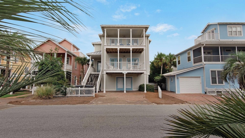 4BR Home w/ Private Pool, Game Room, Beach Access!