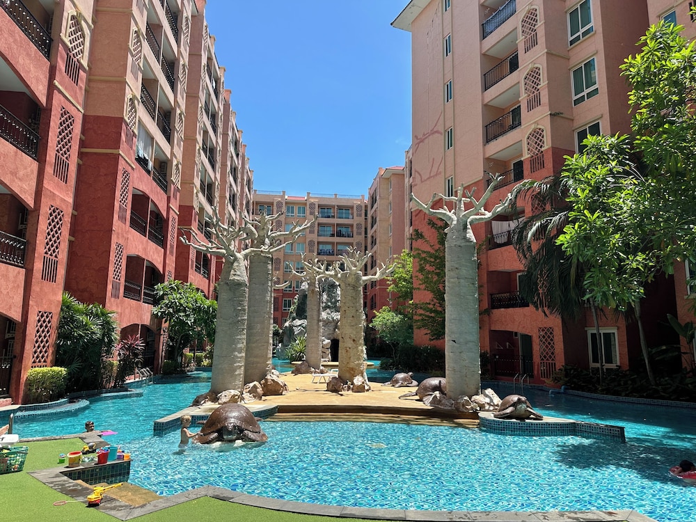 Seven Seas Condo Resort steps to Beach